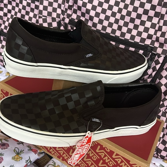 Vans Men’s Classic Slip-On (Checkerboard)Black/Black
VN000EYE276
Sneakers - Picture 11 of 15